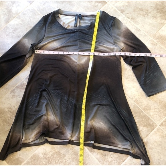 Allie & Rob tie dye shark bite hem 3/4 sle… - Picture 4 of 8